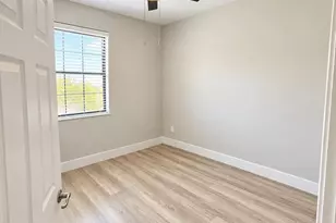 9326 W 33rd Ln, Hialeah, FL 33018 - Photo 12