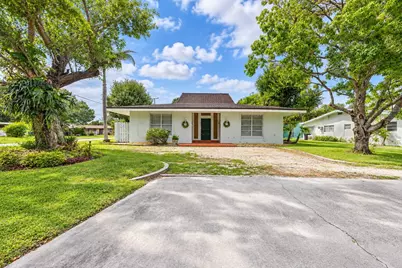 1707 S 8th Street, Fort Pierce, FL 34950 - Photo 2