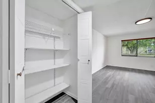 310 Lakeview Dr, Weston, FL 33326 - Photo 14