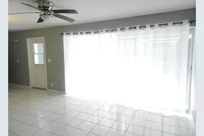 153 West Court, Royal Palm Beach, FL 33411 - Photo 4