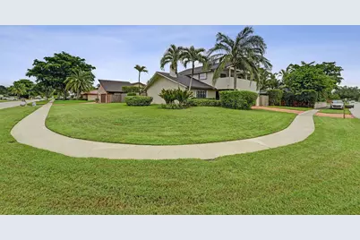 1330 NW 78th Avenue, Plantation, FL 33322 - Photo 2
