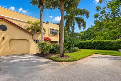 42 Uno Lago Drive, Juno Beach, FL 33408 - Photo 2
