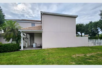 180 Kensington Way, Royal Palm Beach, FL 33414 - Photo 2
