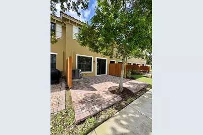 10199 Wellington Parc Drive, Wellington, FL 33449 - Photo 14