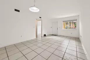 680 NW 79th Terrace, Pembroke Pines, FL 33024 - Photo 2