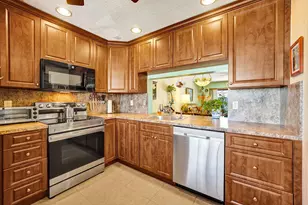 10772 NW 11th St, Pembroke Pines, FL 33026 - Photo 1