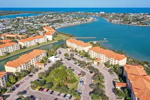 19 Harbour Isle Dr W, Fort Pierce, FL 34949 - Photo 1