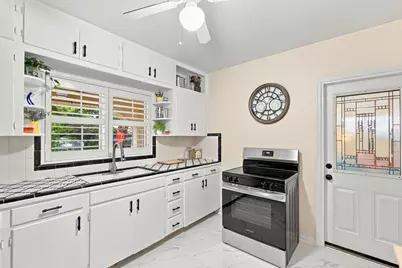 330 Cornell Drive, Lake Worth Beach, FL 33460 - Photo 12