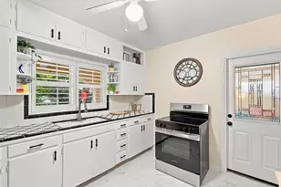 330 Cornell Dr, Lake Worth Beach, FL 33460 - Photo 12