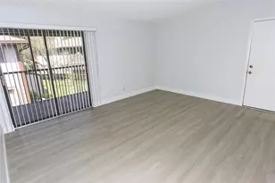 9712 S Belfort Cir, Tamarac, FL 33321 - Photo 10
