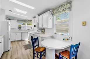 204 Mallard Dr, Briny Breezes, FL 33435 - Photo 10