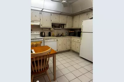 307 Wellington F #307, West Palm Beach, FL 33417 - Photo 4