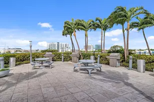 601 NE 36th St, Miami, FL 33137 - Photo 32