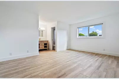 401 Southwind Drive #7, North Palm Beach, FL 33408 - Photo 4