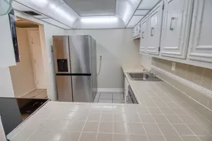 800 Parkview Dr, Hallandale Beach, FL 33009 - Photo 10