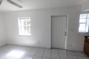 31 SW 10th St, Dania Beach, FL 33004 - Photo 2