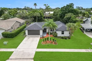 102 Valencia St, Royal Palm Beach, FL 33411 - Photo 4