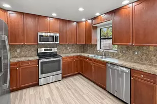 102 Valencia St, Royal Palm Beach, FL 33411 - Photo 10