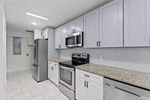 1823 SW 22nd St, Fort Lauderdale, FL 33315 - Photo 16