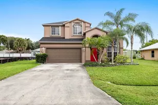 1126 SW East Louise Cir, Port Saint Lucie, FL 34953 - Photo 4
