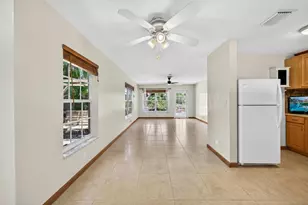 1540 NE 40th St, Oakland Park, FL 33334 - Photo 12