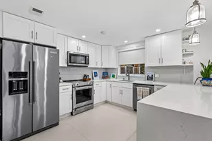 336 Venetian Dr, Delray Beach, FL 33483 - Photo 10