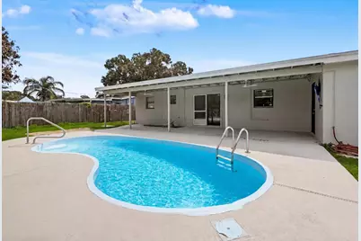 2424 1st Place SW, Vero Beach, FL 32962 - Photo 2