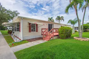 16 Santa Maria Ct, Port Saint Lucie, FL 34952 - Photo 10