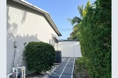 1010 NE 24th Street, Pompano Beach, FL 33064 - Photo 4