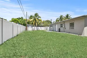 1010 NE 24th St, Pompano Beach, FL 33064 - Photo 2
