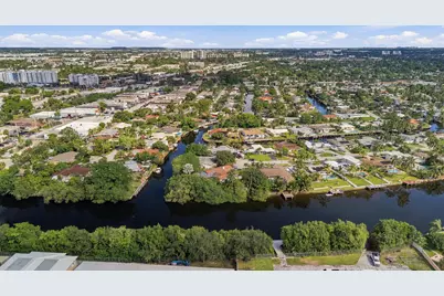 460 SW 18th Court SW, Pompano Beach, FL 33060 - Photo 10