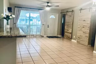 720 SW 69th Ave, Pembroke Pines, FL 33023 - Photo 4