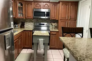 720 SW 69th Ave, Pembroke Pines, FL 33023 - Photo 8