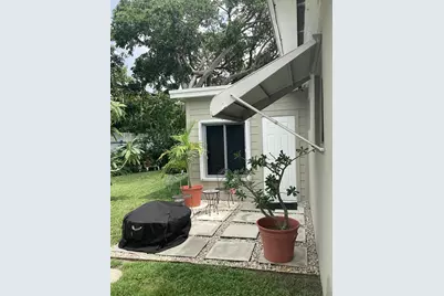 720 SW 69th Avenue, Pembroke Pines, FL 33023 - Photo 24