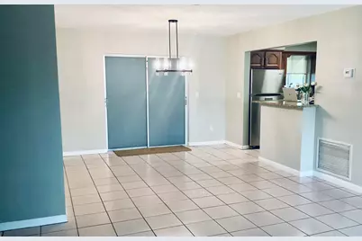 720 SW 69th Avenue, Pembroke Pines, FL 33023 - Photo 6