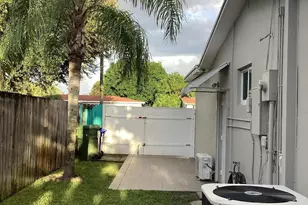 720 SW 69th Ave, Pembroke Pines, FL 33023 - Photo 22