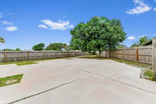 8600 Uranus Terrace, West Palm Beach, FL 33403 - Photo 28