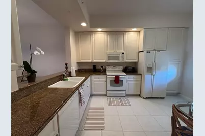 27 Harbour Isle Drive W #305, Fort Pierce, FL 34949 - Photo 2