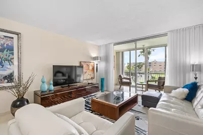 202 SE 10th Street #205, Dania Beach, FL 33004 - Photo 4