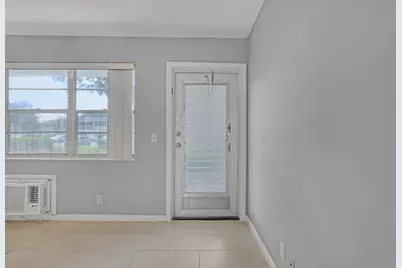312 Camden N, West Palm Beach, FL 33417 - Photo 4
