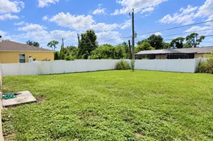 520 W Tarpon Blvd NW, Port Charlotte, FL 33952 - Photo 4