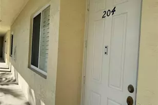 3500 Oaks Clubhouse Dr, Pompano Beach, FL 33069 - Photo 10