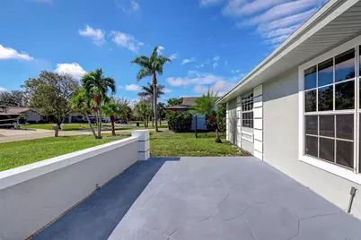 325 SE Wallace Terrace, Port Saint Lucie, FL 34983 - Photo 4