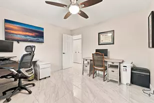 3590 Lakeview Dr, Delray Beach, FL 33445 - Photo 28