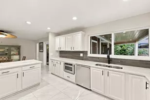 3590 Lakeview Dr, Delray Beach, FL 33445 - Photo 14