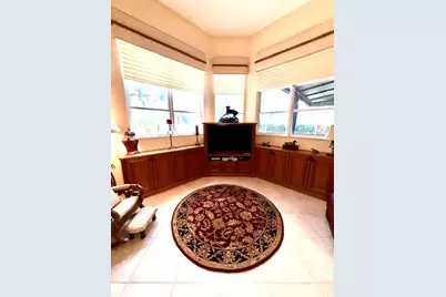 8047 N Savannah Circle, Davie, FL 33328 - Photo 10