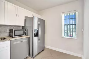 130 Lake Meryl Dr, West Palm Beach, FL 33411 - Photo 4