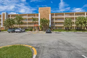 1018 Newcastle A, Boca Raton, FL 33434 - Photo 4