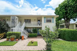 12 Westgate Ln, Boynton Beach, FL 33436 - Photo 2
