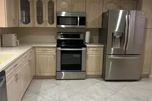 291 S Hollybrook Dr, Pembroke Pines, FL 33025 - Photo 4